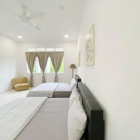 Kuala Terengganu Newly Renovated Nenda Beach House Exterior photo