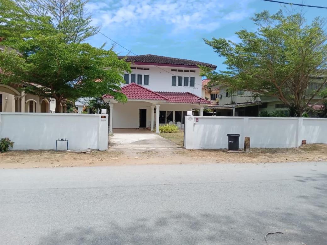Newly Renovated Nenda House Holiday home